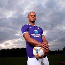 Kompany wertet zwei Ballkönige aus